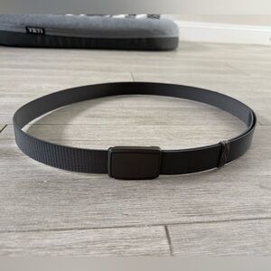 Men's Groove Life Belt Low Profile Stretch Nylon Grey Gun Metal Buckle L Large